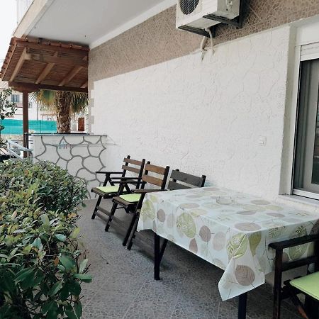 Konstantinos-Elli Rooms Nea Vrasna Exterior photo