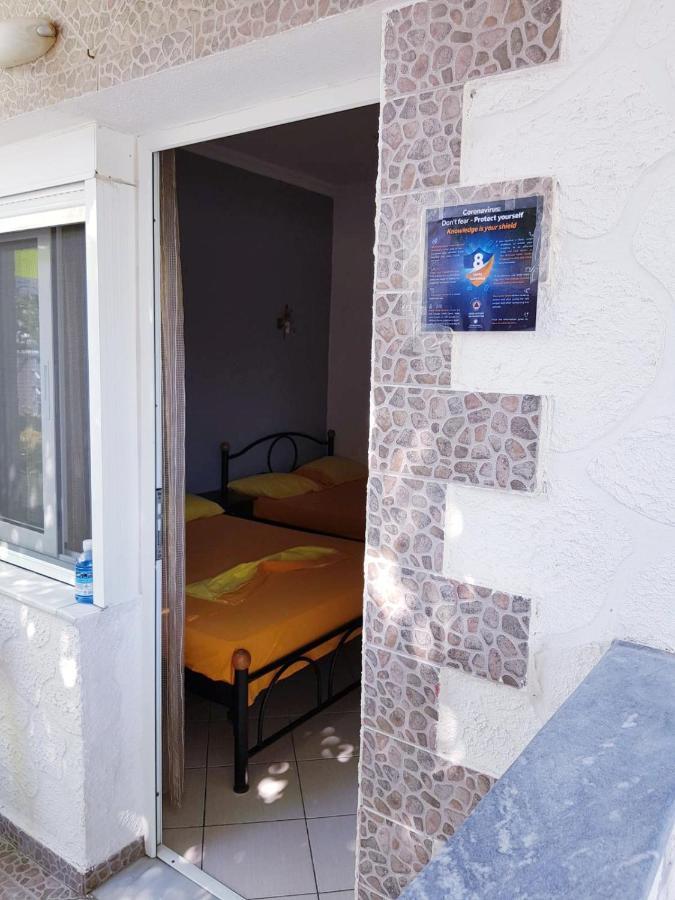 Konstantinos-Elli Rooms Nea Vrasna Exterior photo