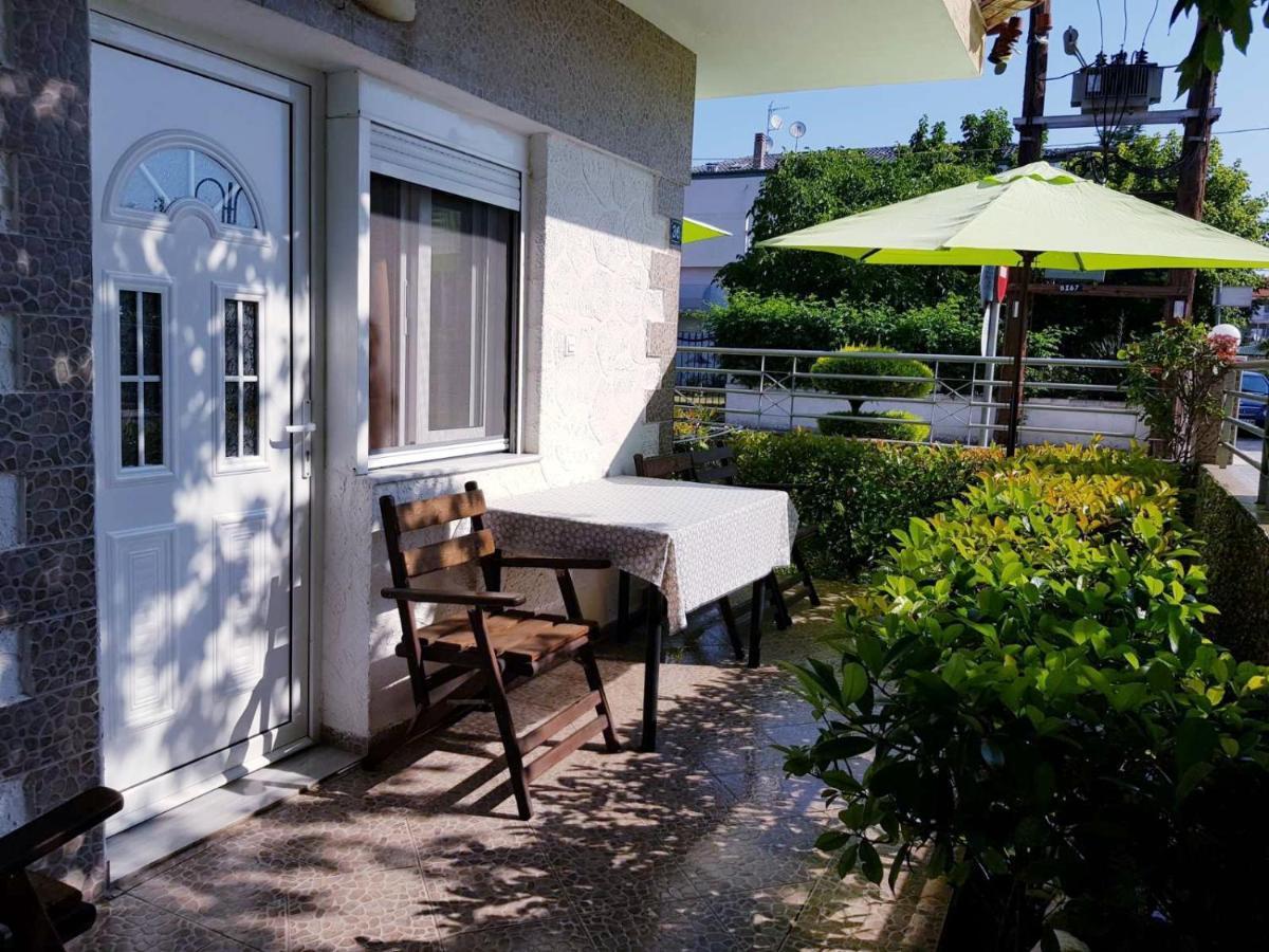 Konstantinos-Elli Rooms Nea Vrasna Exterior photo