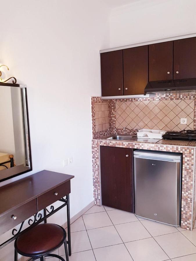 Konstantinos-Elli Rooms Nea Vrasna Exterior photo